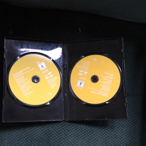 The enchanted island at the Metropolin opera HD 2 DVDs - Picture 7 of 16